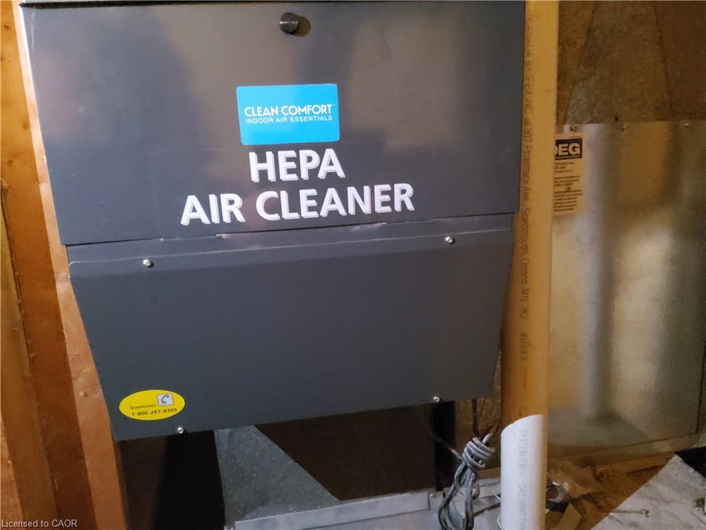 7 Usher Street, Brantford, ON - Indoor Photo Showing Other Room