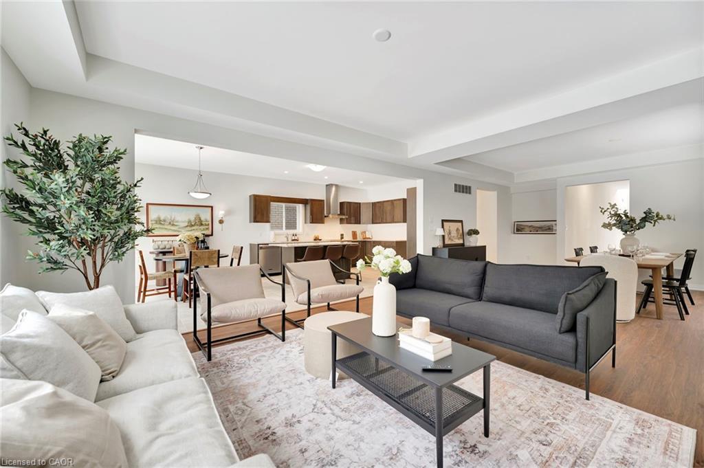 49 Willson Drive, Thorold, ON - Indoor Photo Showing Living Room