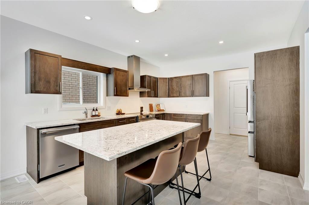 49 Willson Drive, Thorold, ON - Indoor Photo Showing Kitchen