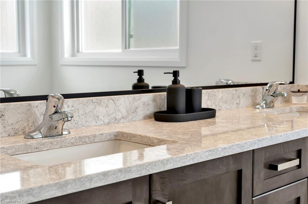 49 Willson Drive, Thorold, ON - Indoor Photo Showing Bathroom