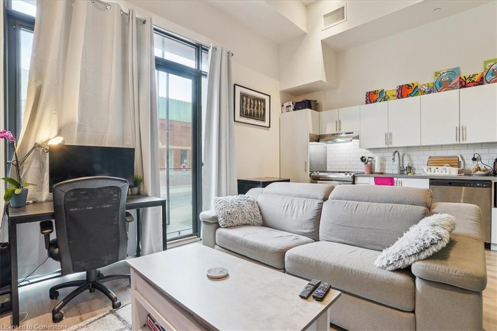 105-121 King Street E, Hamilton, ON - Indoor Photo Showing Living Room