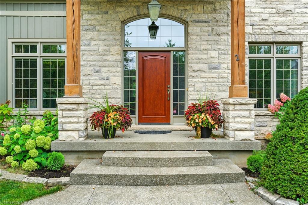 2 Bunny Glen Drive, Niagara-On-The-Lake, ON - Outdoor With Facade