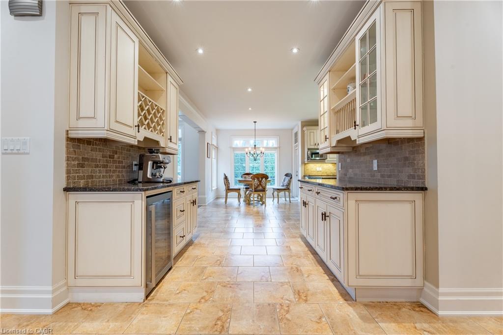 2 Bunny Glen Drive, Niagara-On-The-Lake, ON - Indoor Photo Showing Kitchen
