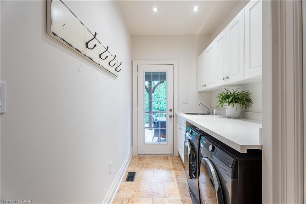 2 Bunny Glen Drive, Niagara-On-The-Lake, ON - Indoor Photo Showing Laundry Room
