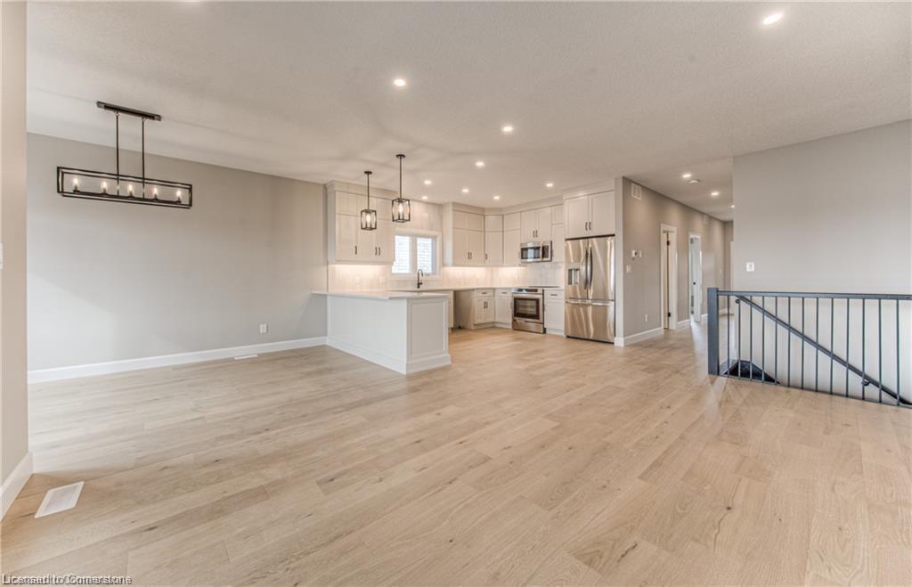 59 Weymouth Street, Elmira, ON - Indoor