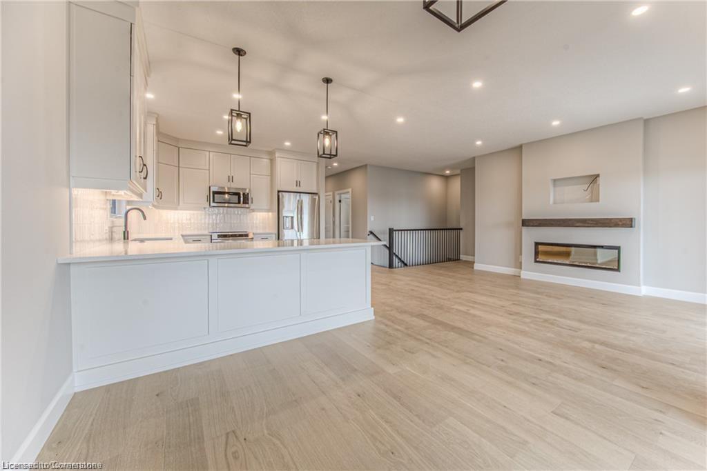 59 Weymouth Street, Elmira, ON - Indoor Photo Showing Kitchen With Upgraded Kitchen