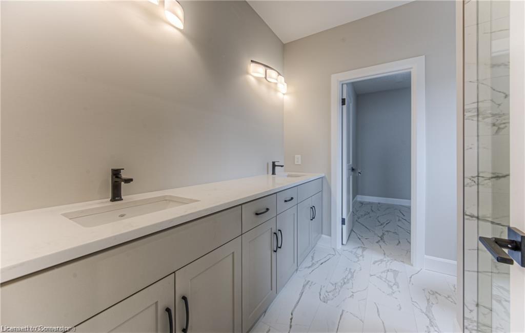 59 Weymouth Street, Elmira, ON - Indoor Photo Showing Bathroom