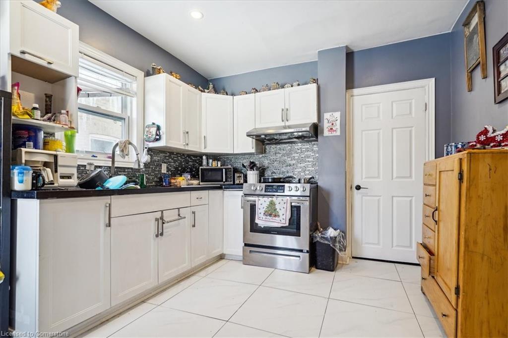 341 George Street S, Peterborough, ON - Indoor Photo Showing Kitchen