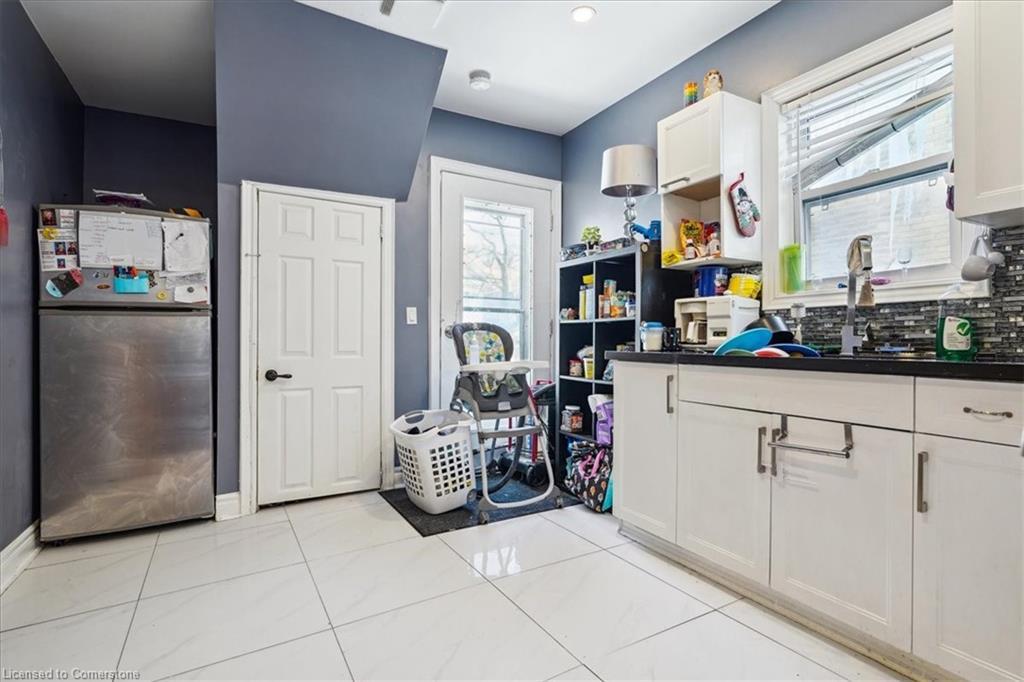 341 George Street S, Peterborough, ON - Indoor Photo Showing Kitchen