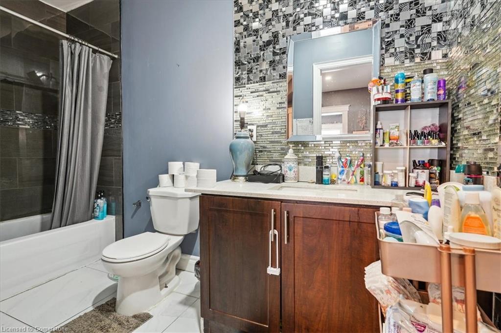 341 George Street S, Peterborough, ON - Indoor Photo Showing Bathroom