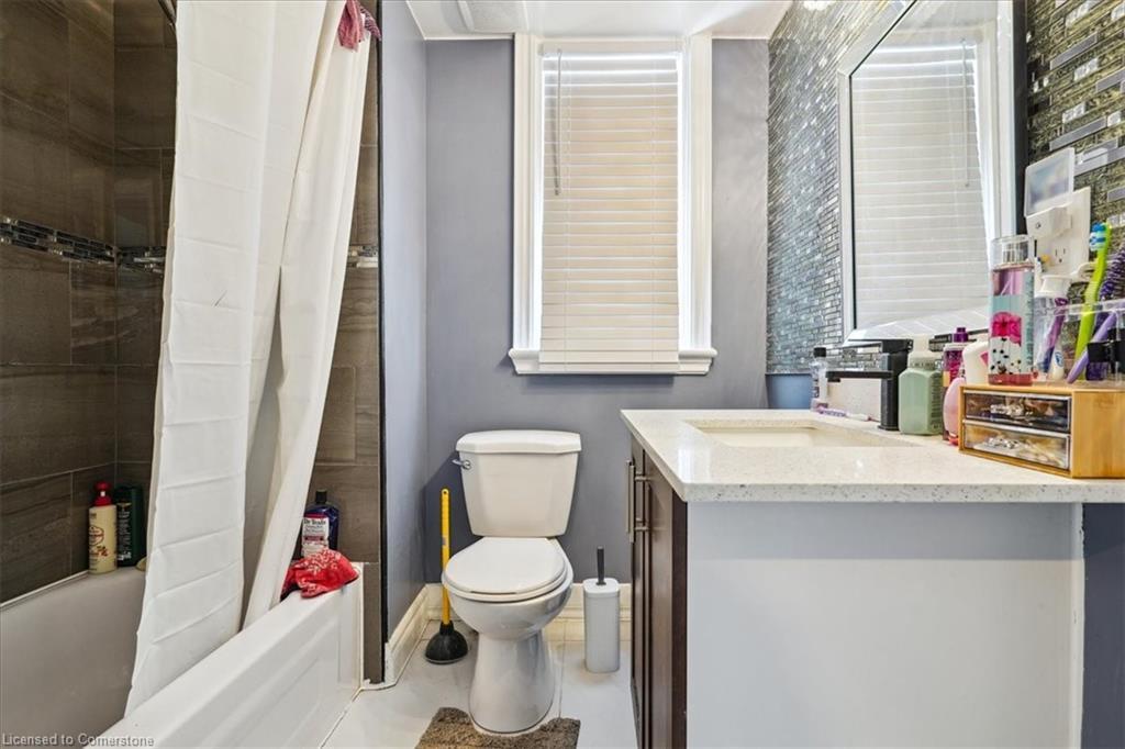 341 George Street S, Peterborough, ON - Indoor Photo Showing Bathroom