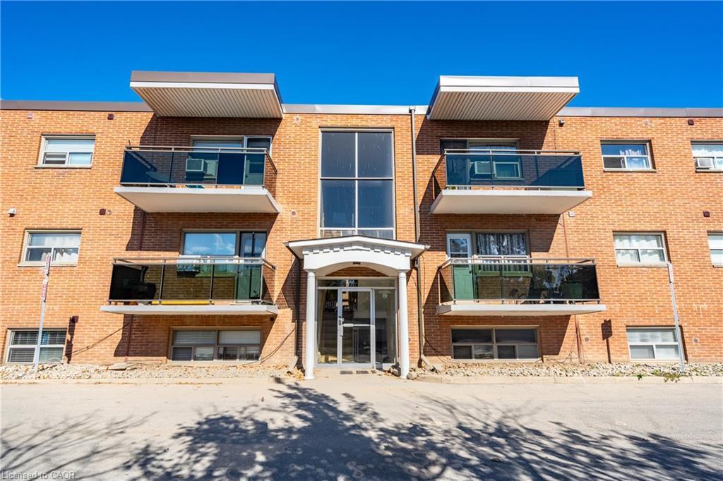 102-264 Oakdale Avenue, St. Catharines, ON - Outdoor With Facade