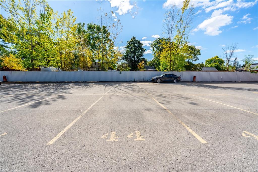 102-264 Oakdale Avenue, St. Catharines, ON - Outdoor