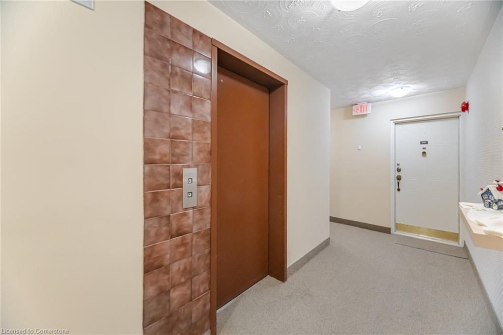 201-166 Mountain Park Avenue, Hamilton, ON - Indoor Photo Showing Other Room
