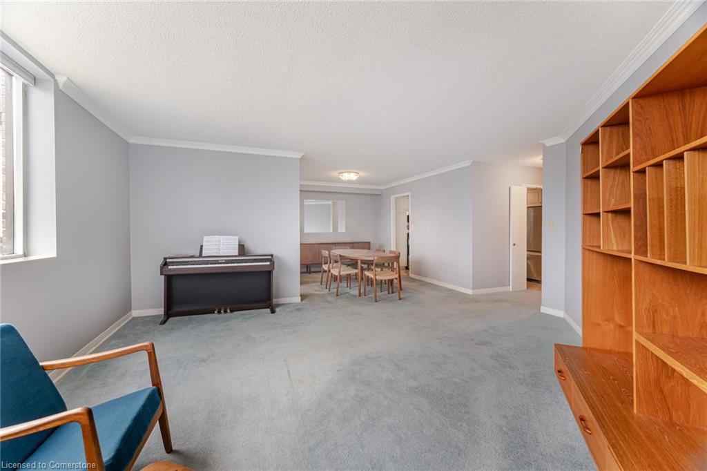 201-166 Mountain Park Avenue, Hamilton, ON - Indoor Photo Showing Other Room