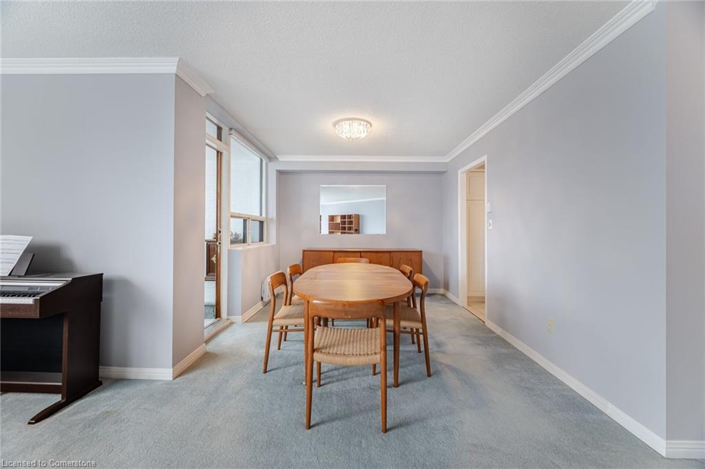 201-166 Mountain Park Avenue, Hamilton, ON - Indoor Photo Showing Dining Room