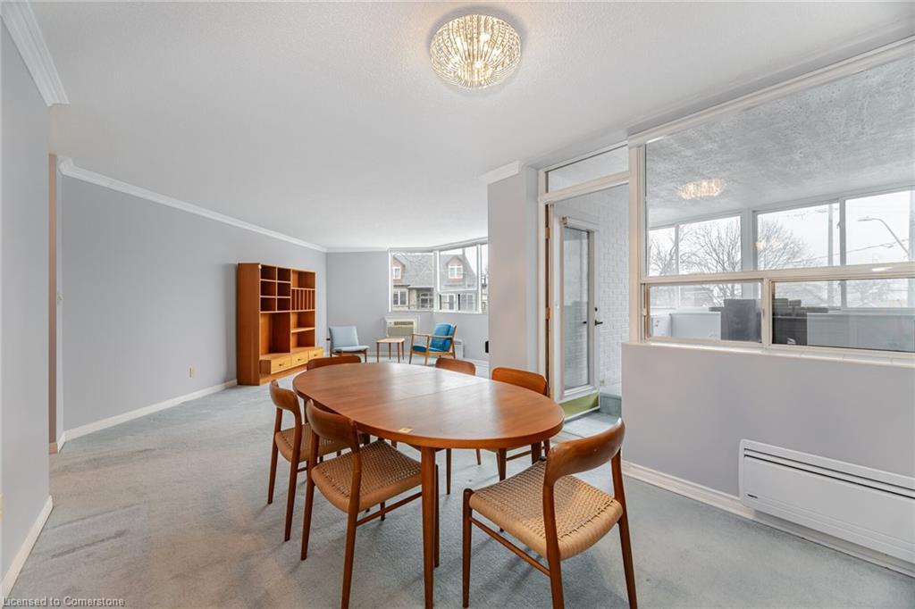 201-166 Mountain Park Avenue, Hamilton, ON - Indoor Photo Showing Dining Room