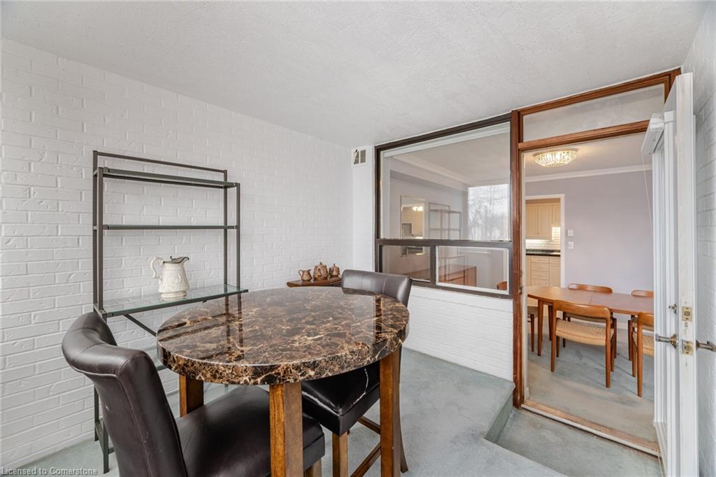 201-166 Mountain Park Avenue, Hamilton, ON - Indoor Photo Showing Dining Room