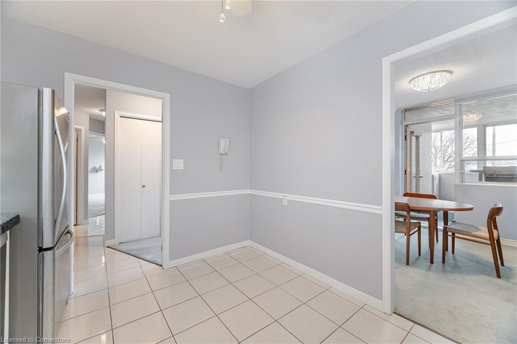 201-166 Mountain Park Avenue, Hamilton, ON - Indoor Photo Showing Other Room