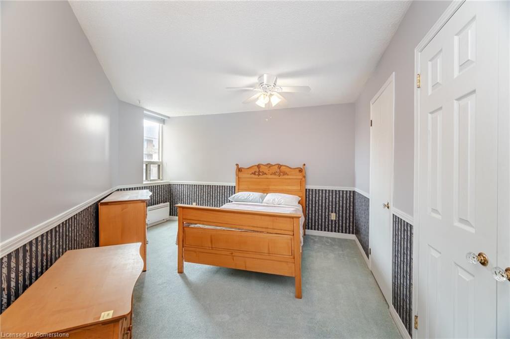 201-166 Mountain Park Avenue, Hamilton, ON - Indoor Photo Showing Bedroom