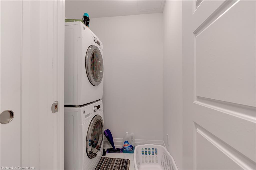 608-2025 Maria Street, Burlington, ON - Indoor Photo Showing Laundry Room