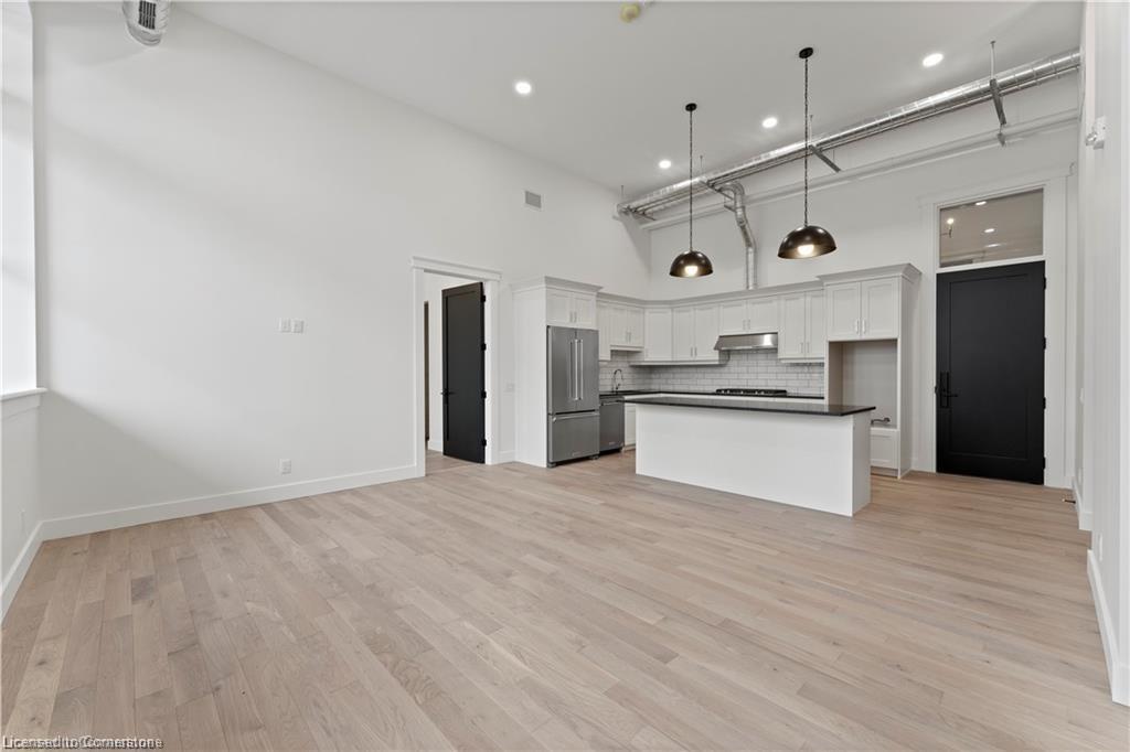 204-247 Brock Street, Amherstburg, ON - Indoor Photo Showing Kitchen