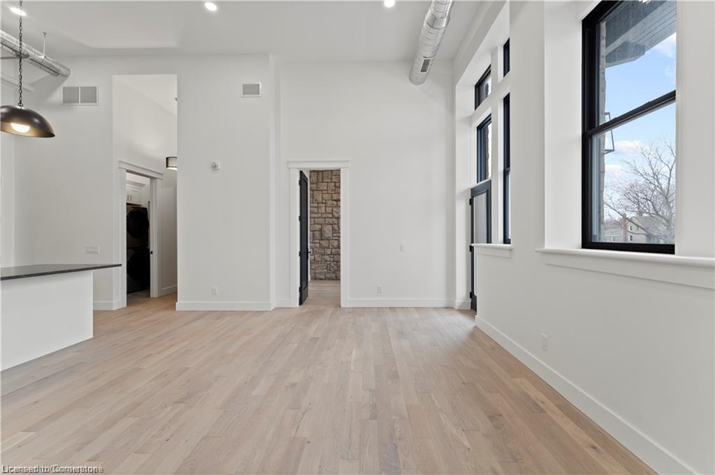 204-247 Brock Street, Amherstburg, ON - Indoor Photo Showing Other Room