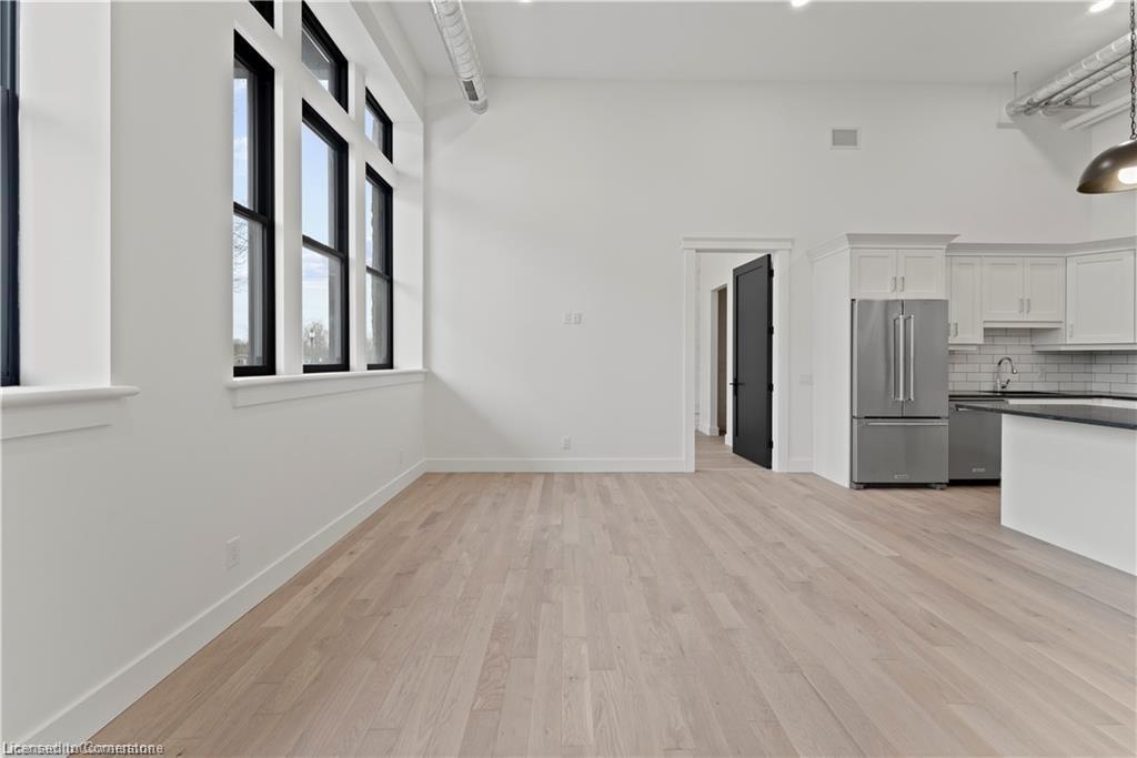 204-247 Brock Street, Amherstburg, ON - Indoor Photo Showing Kitchen