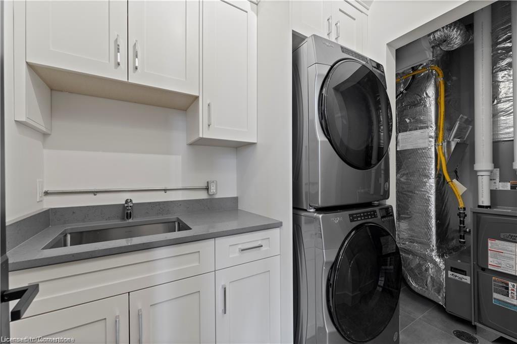 204-247 Brock Street, Amherstburg, ON - Indoor Photo Showing Laundry Room