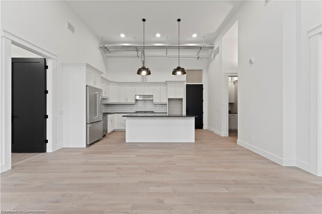 204-247 Brock Street, Amherstburg, ON - Indoor Photo Showing Kitchen