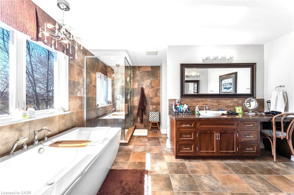 915 Queenston Road, Niagara-On-The-Lake, ON - Indoor Photo Showing Bathroom