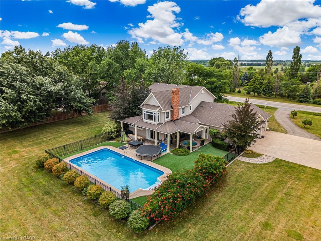 915 Queenston Road, Niagara-On-The-Lake, ON - Outdoor With In Ground Pool With Deck Patio Veranda