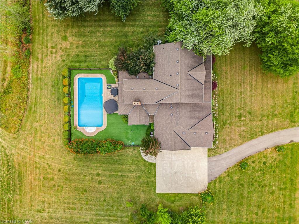 915 Queenston Road, Niagara-On-The-Lake, ON - Outdoor With In Ground Pool