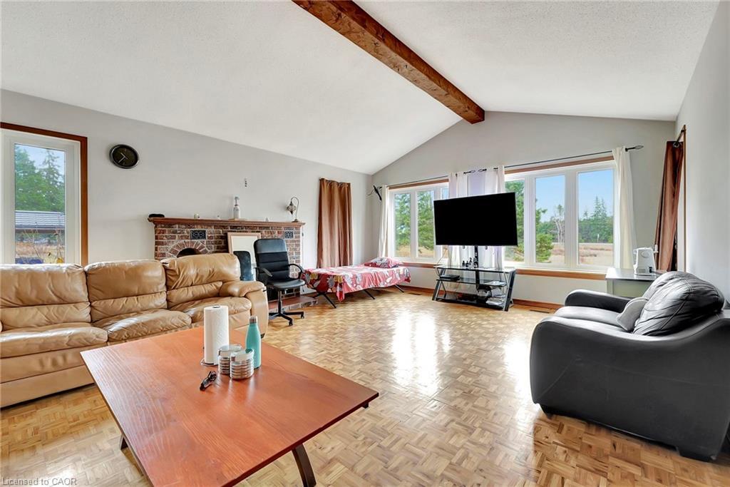 2280 Highway 6, Flamborough, ON - Indoor Photo Showing Living Room