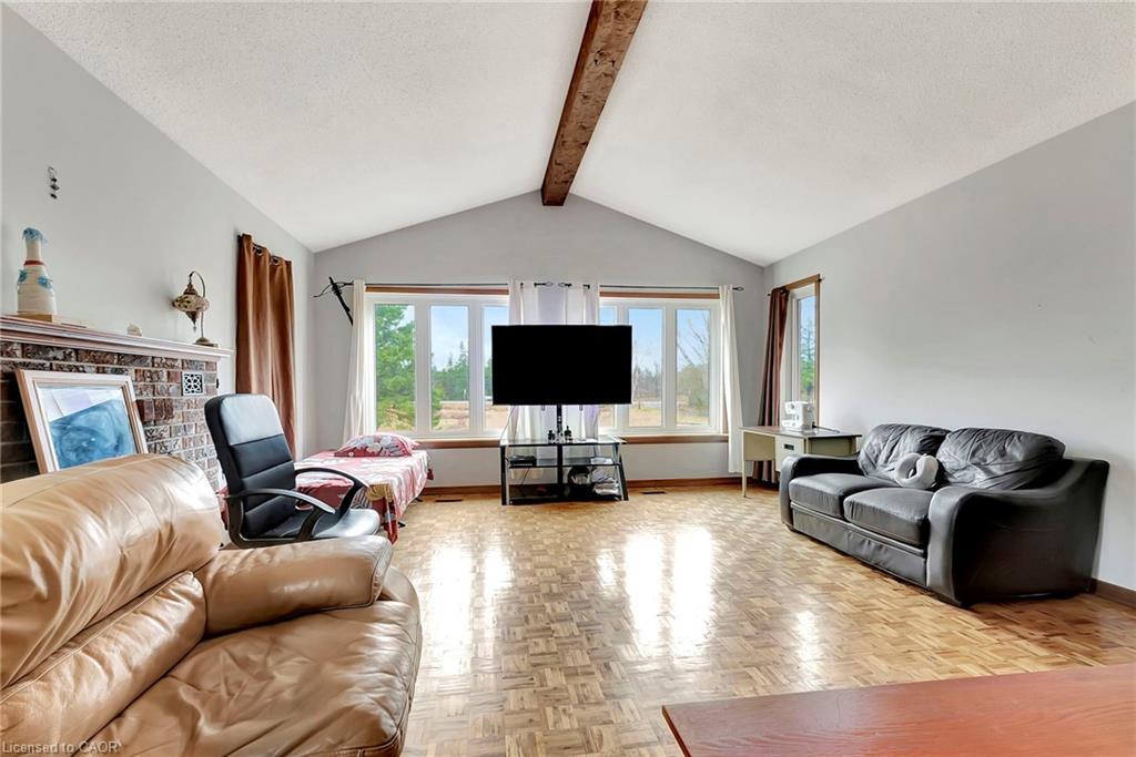 2280 Highway 6, Flamborough, ON - Indoor Photo Showing Living Room