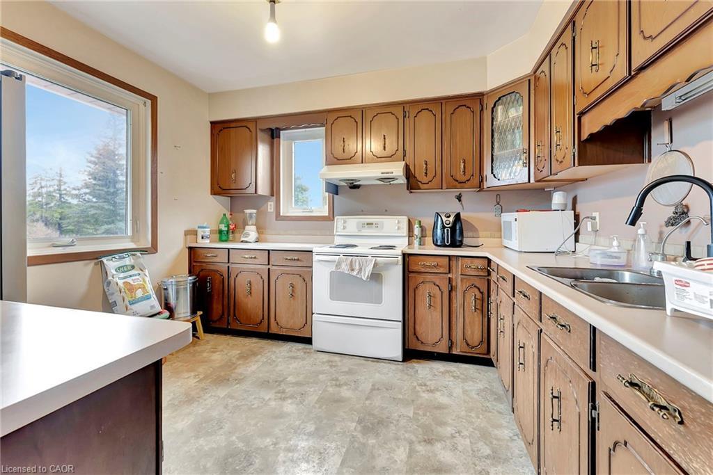 2280 Highway 6, Flamborough, ON - Indoor Photo Showing Kitchen