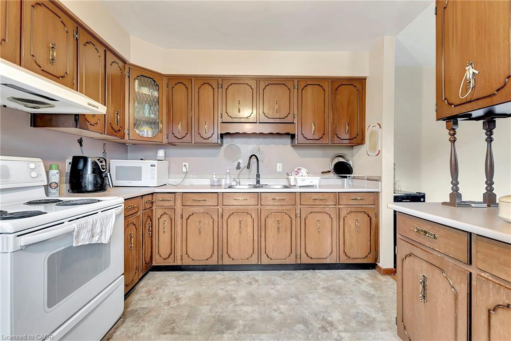 2280 Highway 6, Flamborough, ON - Indoor Photo Showing Kitchen