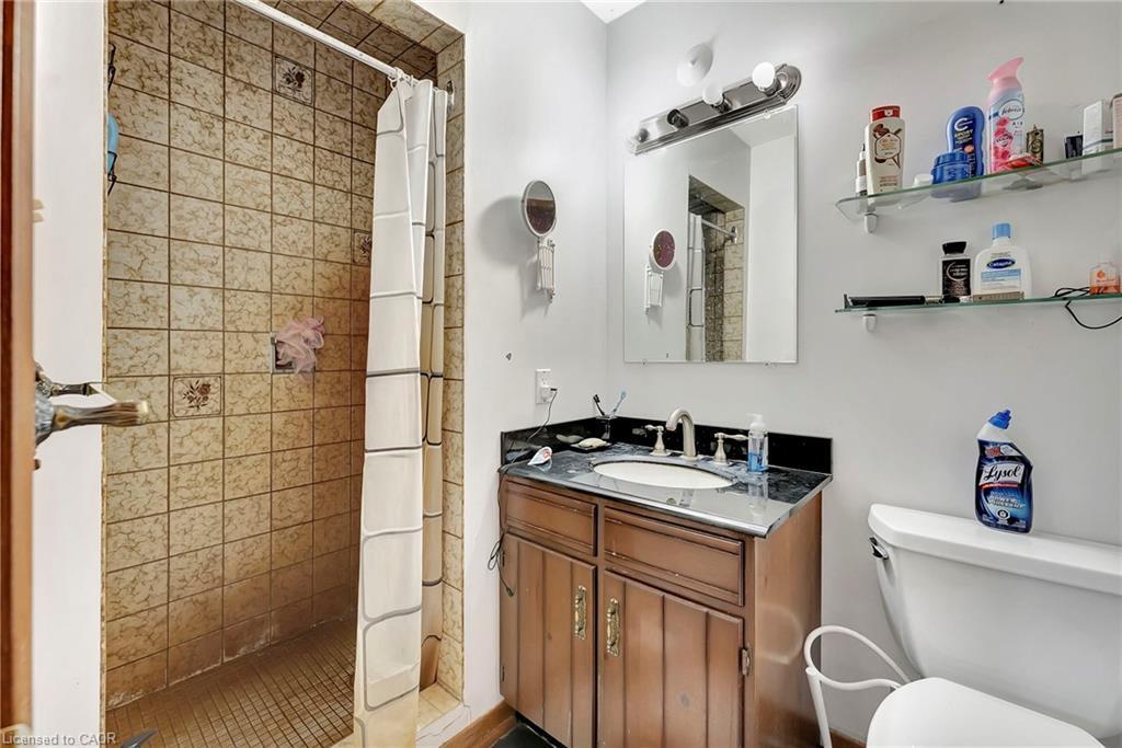 2280 Highway 6, Flamborough, ON - Indoor Photo Showing Bathroom