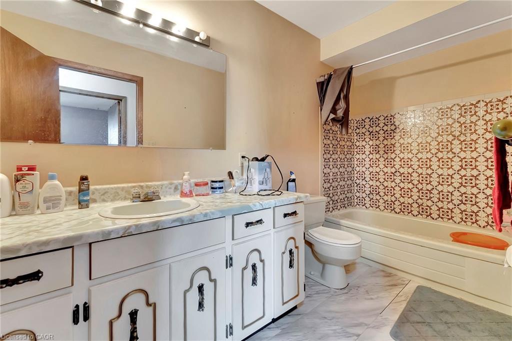 2280 Highway 6, Flamborough, ON - Indoor Photo Showing Bathroom