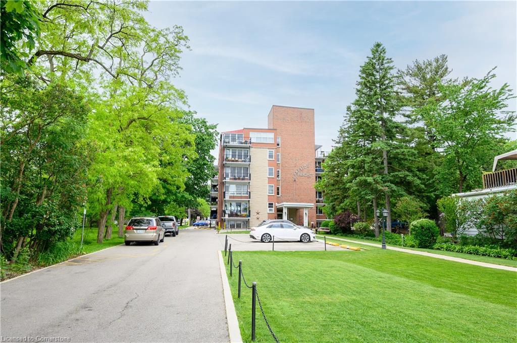 108-1377 Lakeshore Road, Burlington, ON - Outdoor