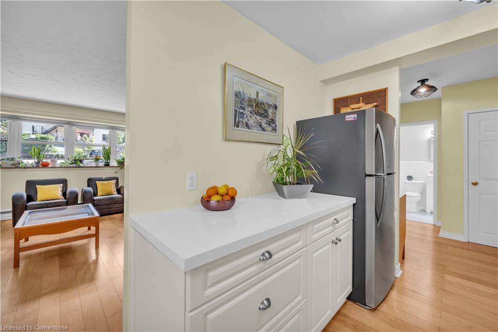 108-1377 Lakeshore Road, Burlington, ON - Indoor