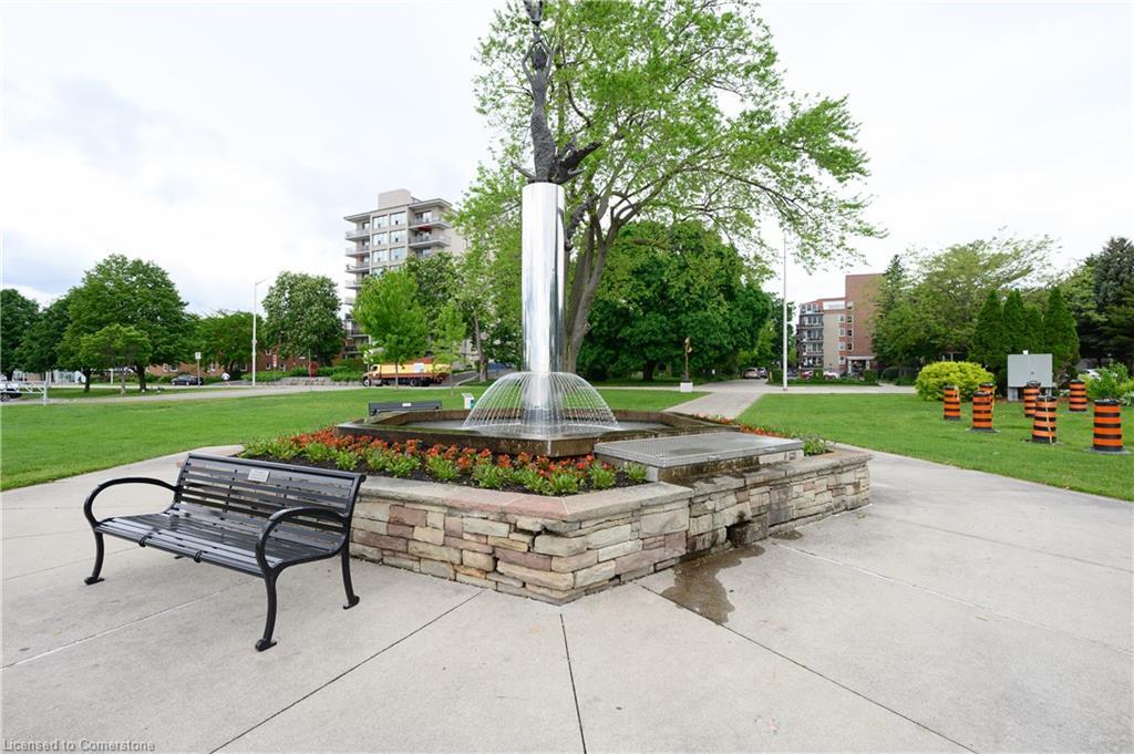 108-1377 Lakeshore Road, Burlington, ON - Outdoor