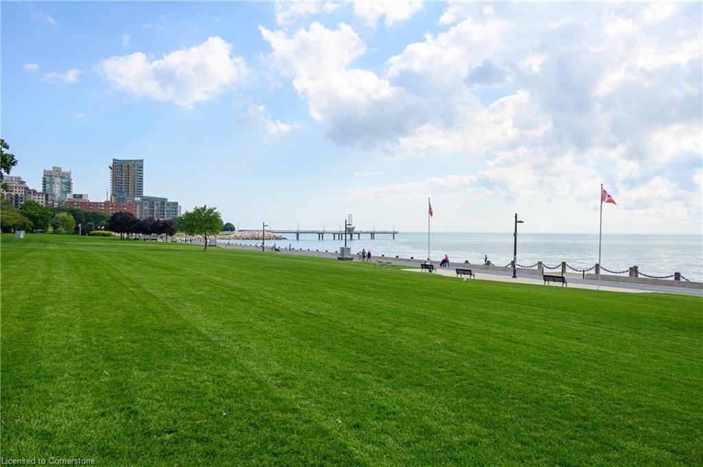 108-1377 Lakeshore Road, Burlington, ON - Outdoor With View
