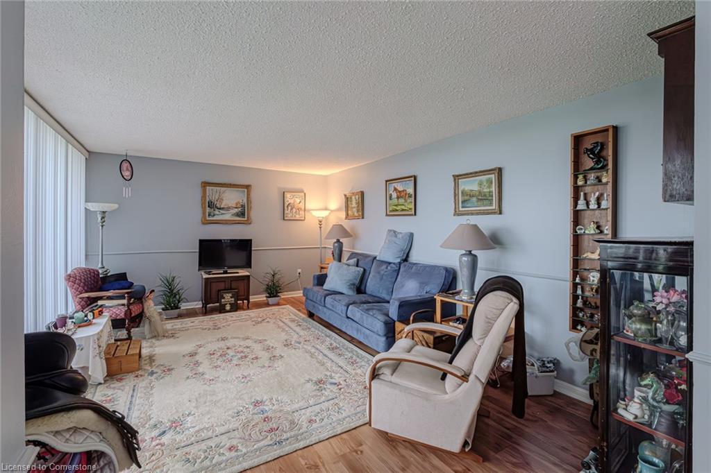 1203-6500 Montevideo Road, Mississauga, ON - Indoor Photo Showing Living Room