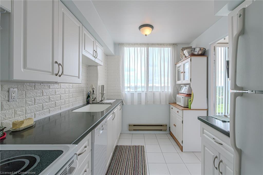 1203-6500 Montevideo Road, Mississauga, ON - Indoor Photo Showing Kitchen