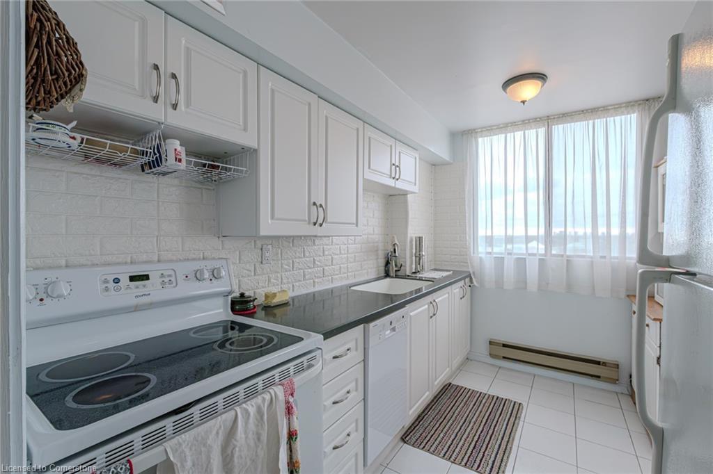 1203-6500 Montevideo Road, Mississauga, ON - Indoor Photo Showing Kitchen
