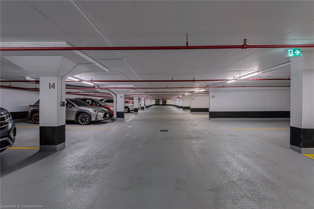 1203-6500 Montevideo Road, Mississauga, ON - Indoor Photo Showing Garage