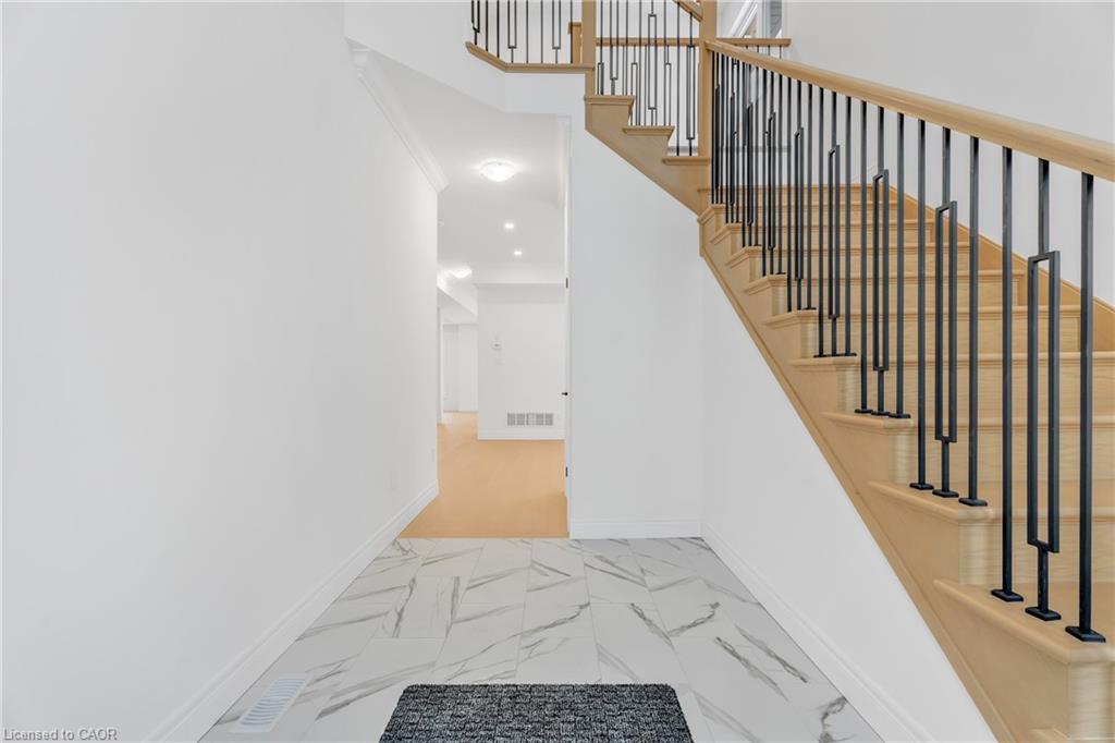 22 Roselawn Avenue, Ancaster, ON - Indoor Photo Showing Other Room