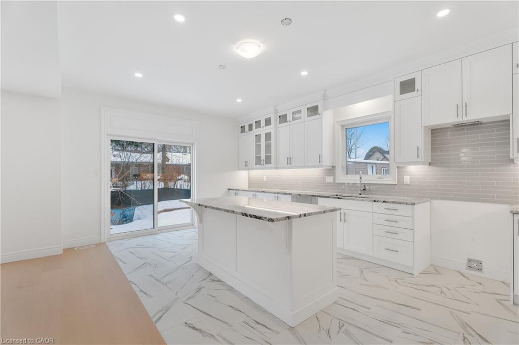 22 Roselawn Avenue, Ancaster, ON - Indoor Photo Showing Kitchen With Upgraded Kitchen