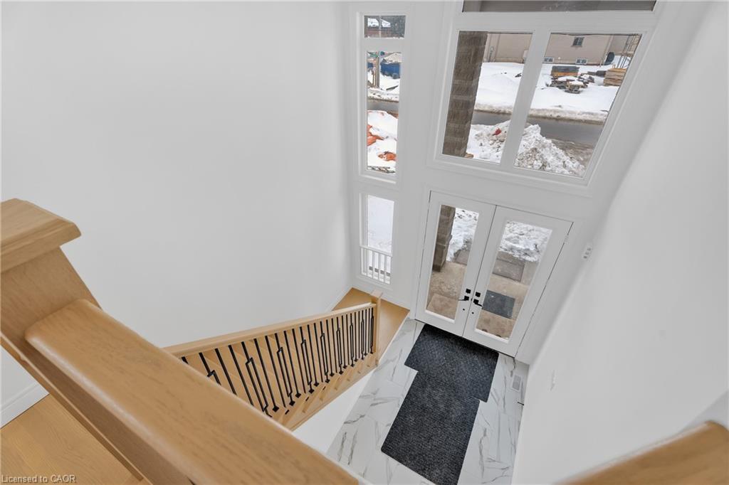 22 Roselawn Avenue, Ancaster, ON - Indoor Photo Showing Other Room